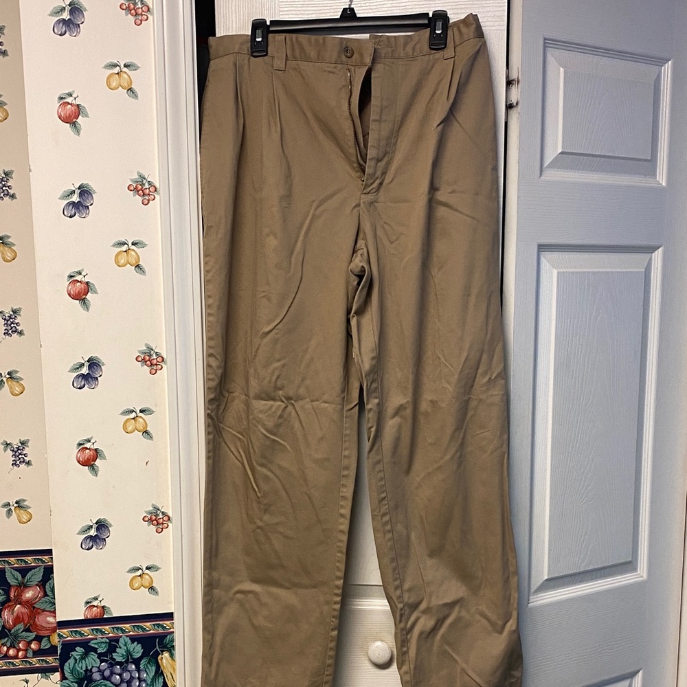 Dockers Men's Khaki Chinos